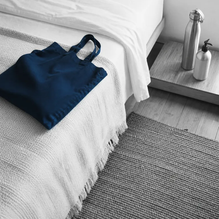 Solo travel, low footprint: how to plan a hotel stay that costs the planet less